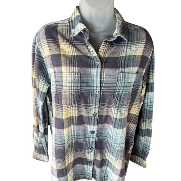 Old Navy Women’s The Boyfriend Shirt Flannel Blur Plaid Button Up Size XS Tall - Picture 4 of 5